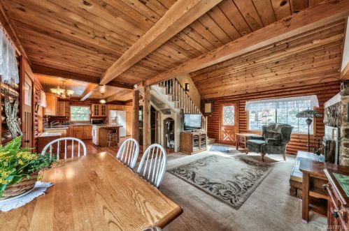 1860 F St, South Lake Tahoe CA  96150-3630 exterior