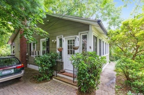 35 North Ave, Northport, NY 11768-1227