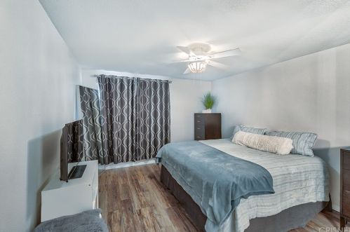 24605 Trevino Dr, Santa Clarita CA  91355-2816 exterior