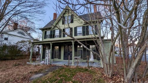 93 Sachem St, Norwich, CT 06360-4239