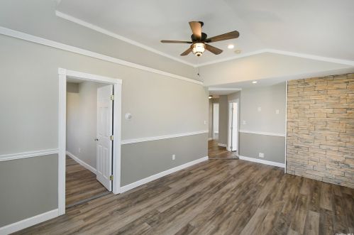71 Parkway Blvd, Hauppauge, NY 11779-4651