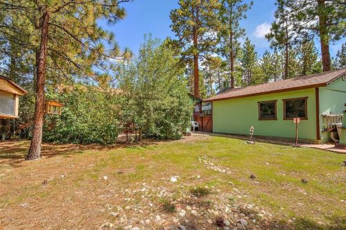 241 Whipple Dr, Big Bear City CA  92314-9752 exterior