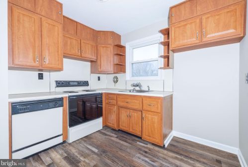 606 Dorcaster Dr, Wilmington DE  19808-2212 exterior