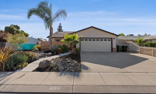 639 Robert Ave, Ripon, CA 95366-2573