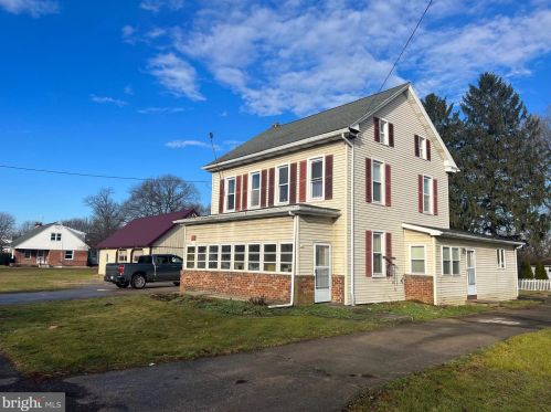 275 Main St, Bareville, PA 17540-1923
