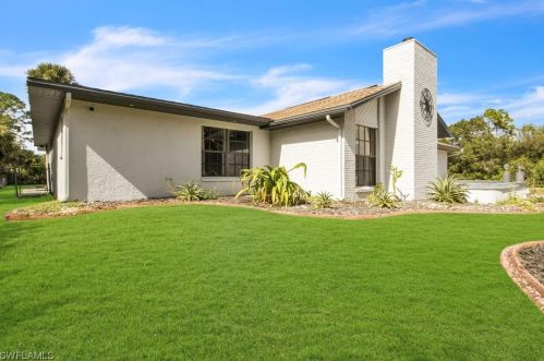 401 Maple Ave, Lehigh Acres FL  33972-4001 exterior