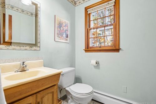 542 Forest St, Hartford CT  06118-2035 exterior