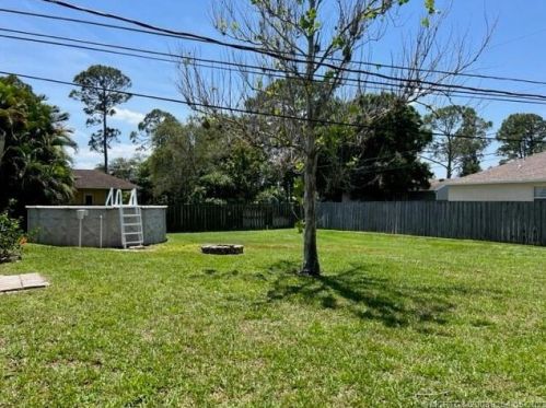 1826 Cycle St, Fort Pierce, FL 34953-1124
