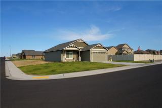 702 E St, Ephrata, WA 98823-2352