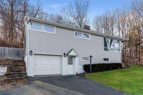 691 Millbrook Rd, Middletown CT  06457-5523 exterior