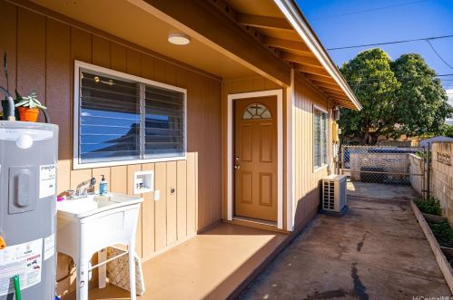 91-1736A Ala Loa St, Ewa Beach HI  96706 exterior