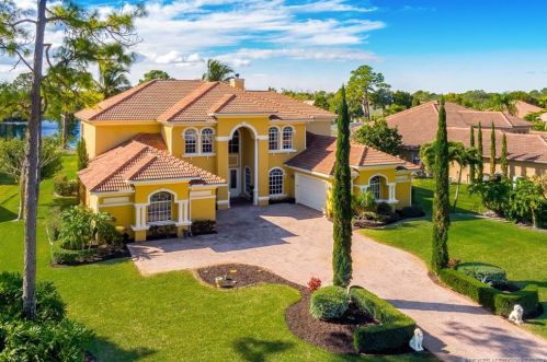 10500 Lands End Pl, Palm City, FL 34990-7803