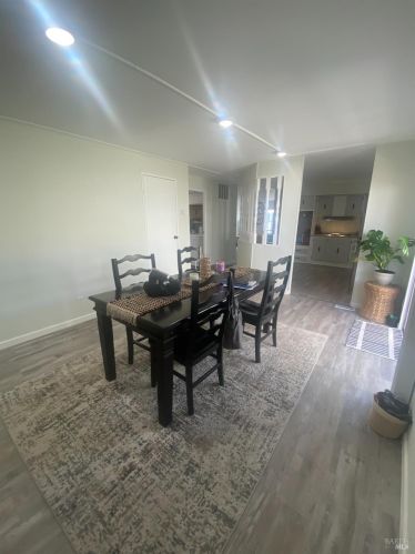 172 Pear Ln, Santa Rosa CA  95407-7664 exterior