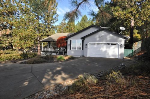 3285 Piedmont Dr, Snowline Camp, CA 95709-9582