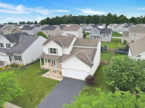 110 Hawksoar Dr, Pataskala, OH 43062-7905