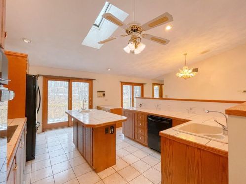 8 Falcon Crest Dr, Providence RI  02919-3100 exterior