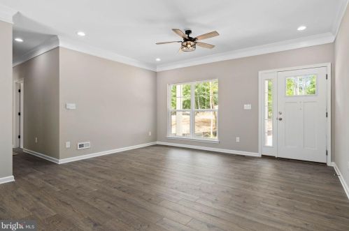 10906 Thiel Ct, Spotsylvania VA  22551-8034 exterior