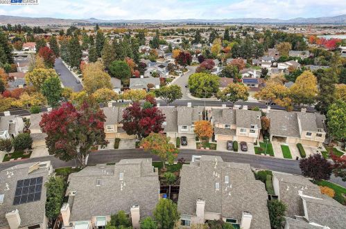 1547 Trimingham Dr, Pleasanton CA  94566-8407 exterior