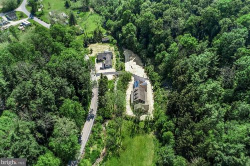 786 Arbor Dr, Red Lion PA  17356-8611 exterior