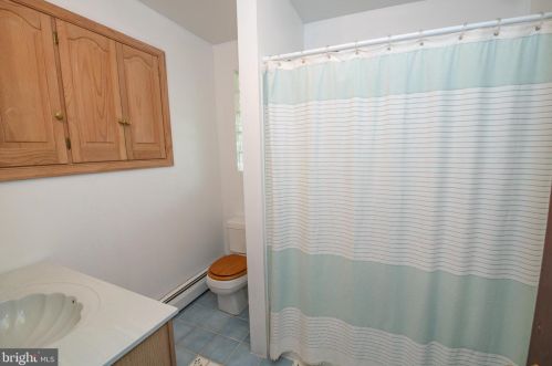 173 Marmic Dr, Southampton PA 18966-1724 exterior