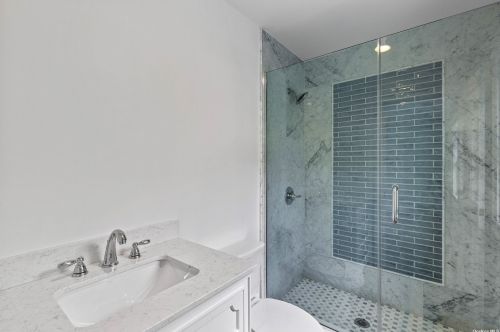 17 Quantuck Bay Ln, West Hampton Beach NY  11978-1600 exterior