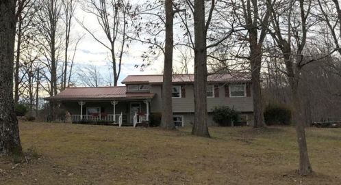 280 Cove Cir, Caryville, TN 37714-3146