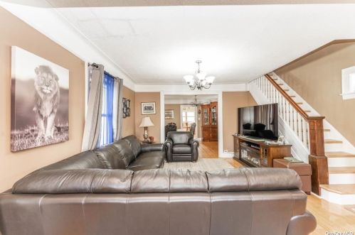 94-40 225th St, Jamaica, NY 11428-2012
