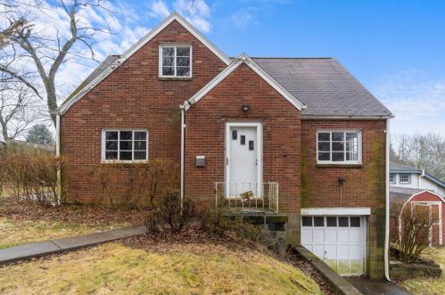 4 Hillcrest Rd, Pittsburgh, PA 15221-3652