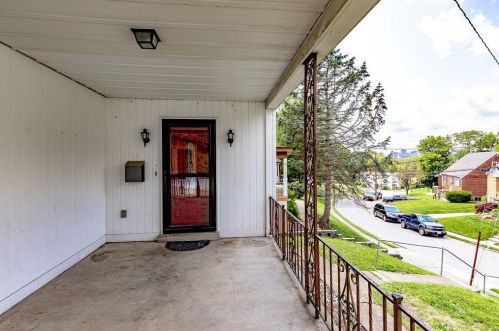 34 Crescent Ave, Newport, KY 41071-2517