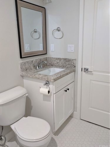 7921 Ronald Dr, Huntington Beach, CA 92647-7187