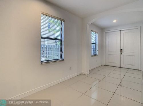 8751 102nd Pl, Miami FL  33178-1716 exterior