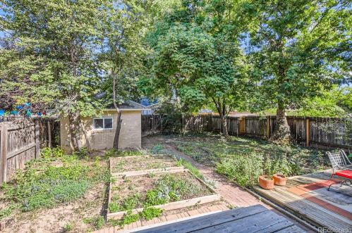 2606 Eudora St, Denver CO 80207-1038 exterior