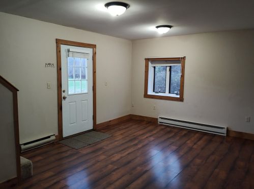 1273 1 Nh Tpke, Northwood NH  03261-3408 exterior