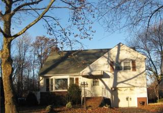 224 Freeman St, Woodbridge, NJ 07095-3128