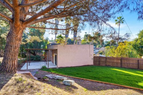 1311 Morning Glory Pl, Vista CA  92084-7222 exterior