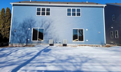 9019 Stuth Ave, Milwaukee, WI 53214-3600