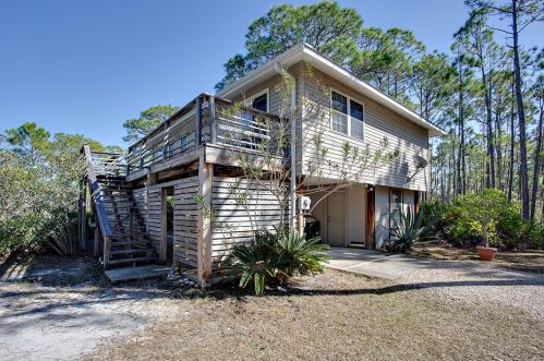 1404 Bayberry Ln, Saint George Island, FL 32328-2338