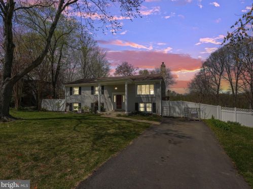 13333 Millwood Dr, Woodbridge, VA 22191-1928