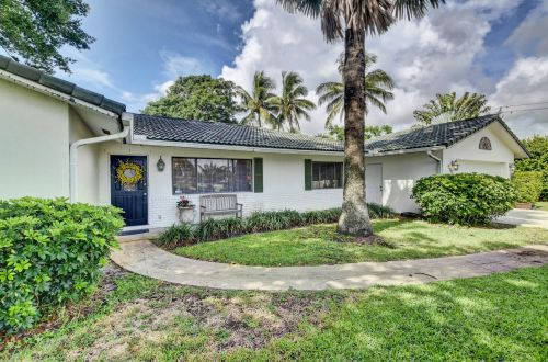 946 37th Ct, Boynton Beach, FL 33435-8528