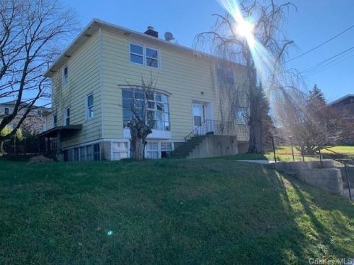 136 Gainsborg Ave, White Plains, NY 10604-2626