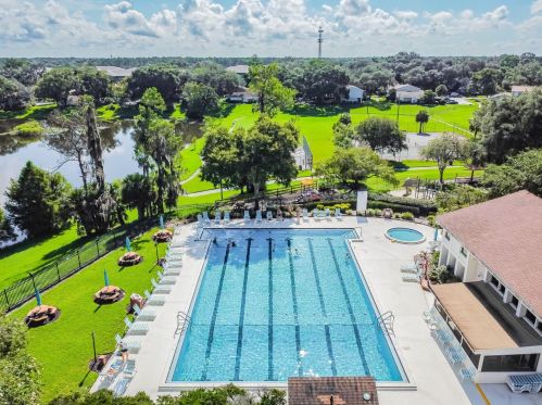 14677 Pine Glen Cir, Lutz FL  33559-3289 exterior