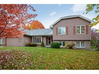 5558 Chatsworth St, Saint Paul, MN 55126-9101