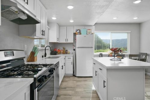 90 Herbert Ave, Lake Elsinore CA  92530-4428 exterior