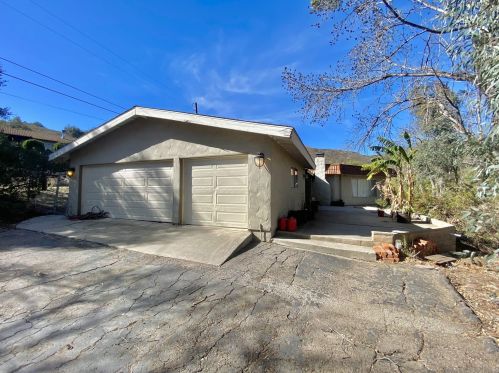 10910 James Hill Dr, Lakeside, CA 92040-1223