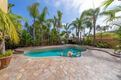 3555 Promontory St, San Diego CA 92109-6634 exterior