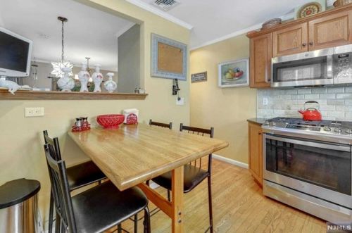 437 Northern Pkwy, Ridgewood NJ  07450-1720 exterior