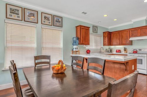 3003 La Vina Cir, Los Banos CA  93635-9497 exterior