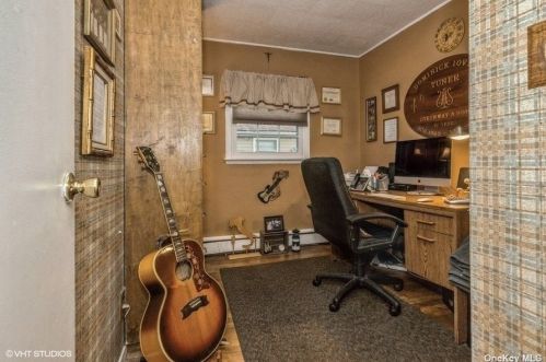 3691 Prairie Path, Bethpage NY  11714-4021 exterior