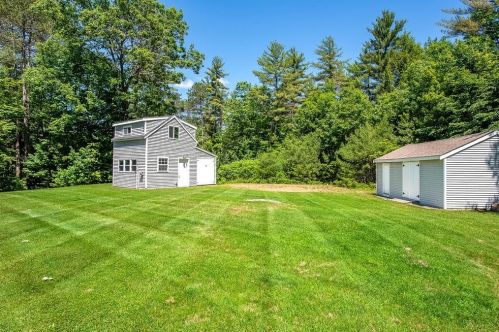 156 Raymond Rd, Deerfield NH  03037-1507 exterior