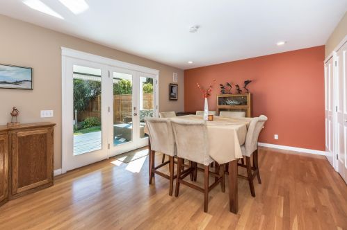 1347 Santa Rosa Ave, Santa Barbara CA 93109-2062 exterior